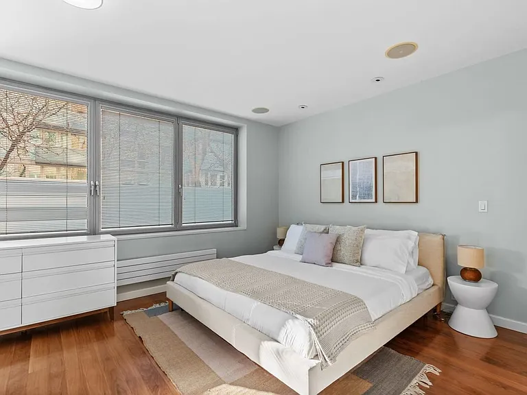 459 W 44th St #A — Photo 21