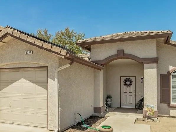 1361 Howard St, Kingsburg, CA 93631