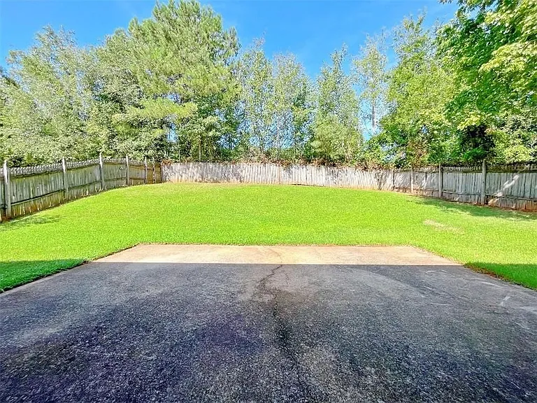 408 Lee Miller Dr — Photo 2