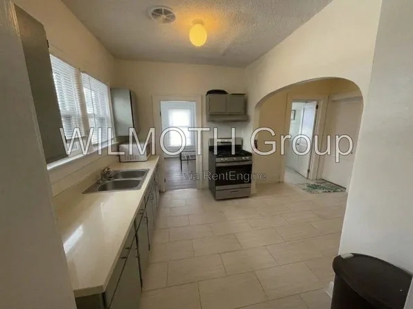 537 E 11th St APT 4, Indianapolis, IN 46202