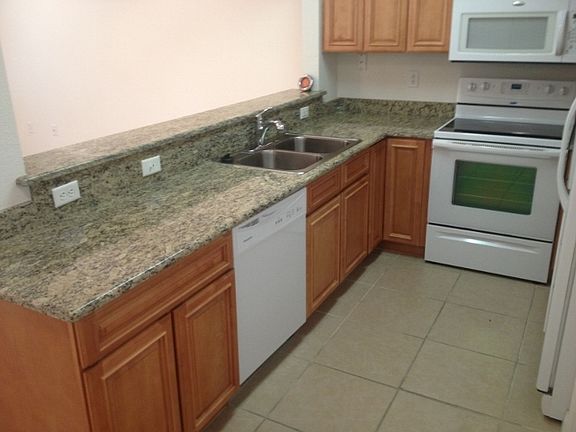 4th image of 518 NW 39th Rd Unit 603