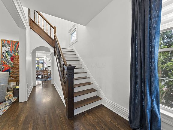 2nd image of 310 W 7th Ave