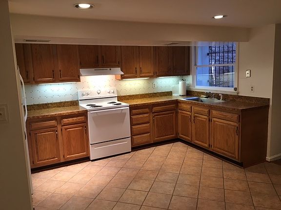 Kitchen /Dinning Room 18' x 14