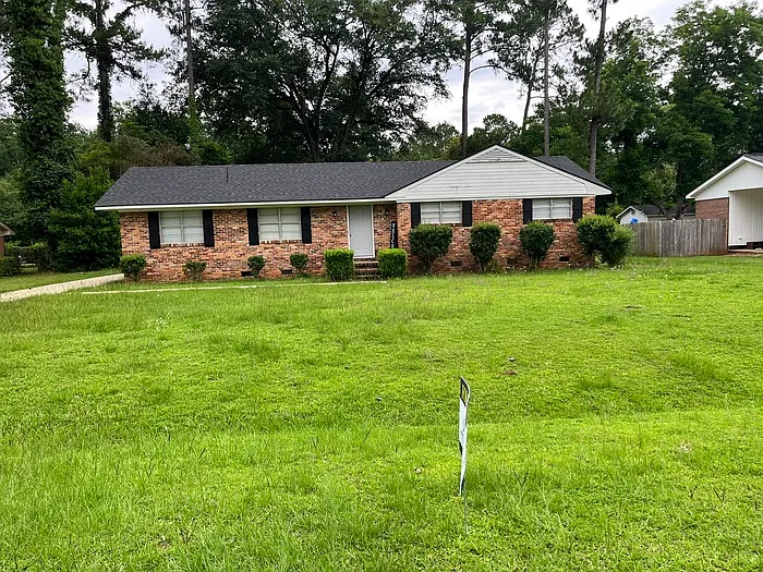 423 Poinciana Ave — Photo 1