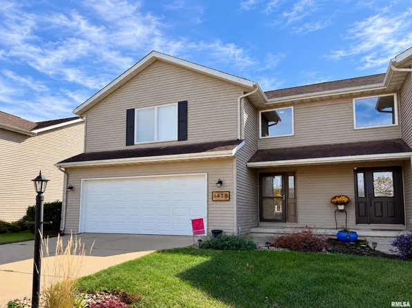 1418 Vista Grande Dr, Pekin, IL 61554