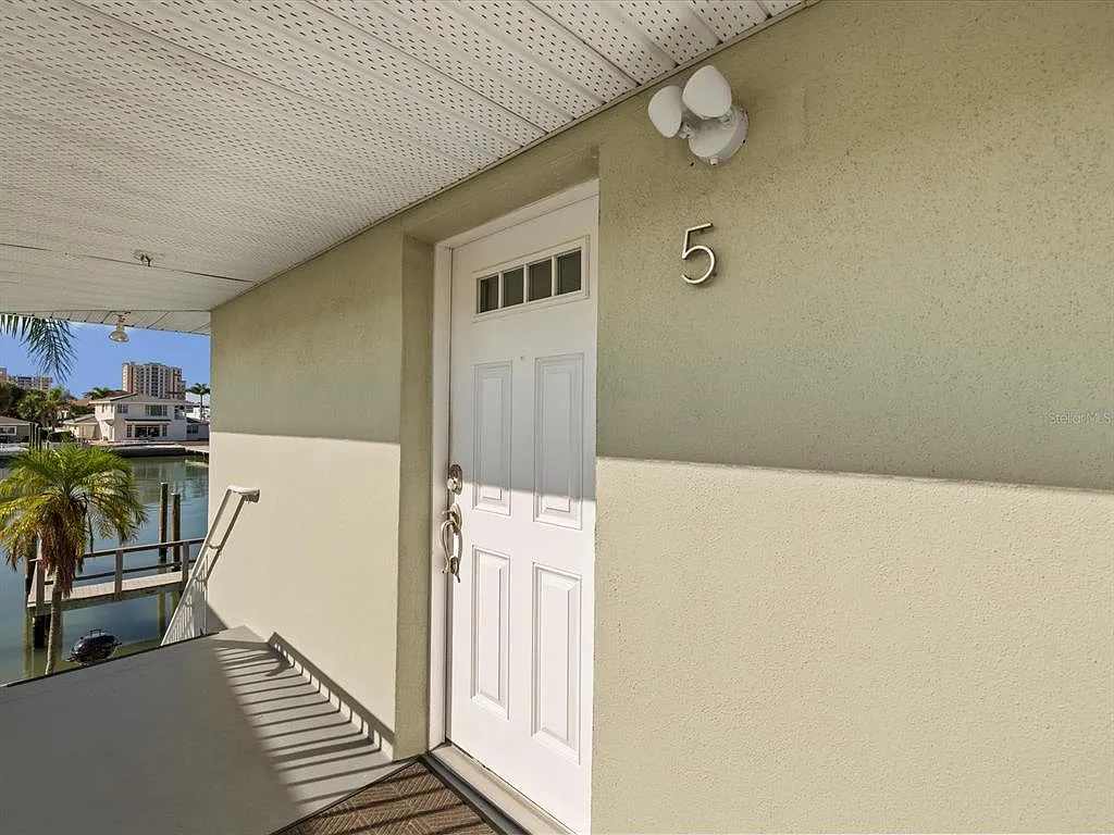 2 bed, 2.0 bath, 1430 sqft, $3,900 — Photo 3