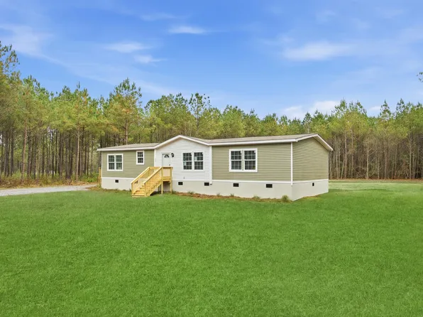 105 Praxis Ct, Cottageville, SC 29435