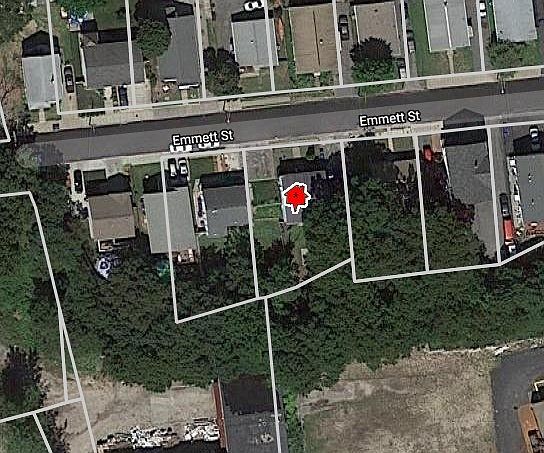 1st image of 104 Emmett St