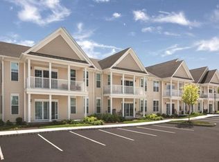 824 Center Meadow Ln, Danbury, CT 06810