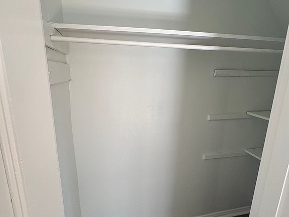 5th image of 1333 Castlewood Ave #1