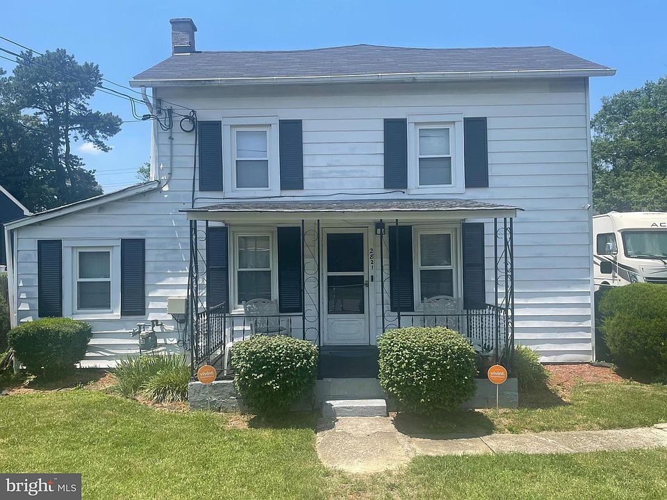 1st image of 2821 Walters Ln