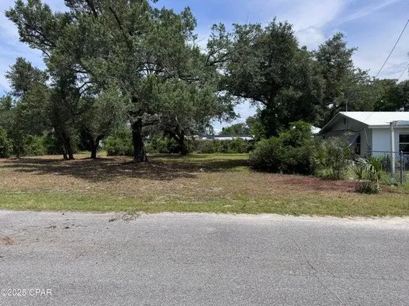 18 Wood Ave, Panama City, FL 32404
