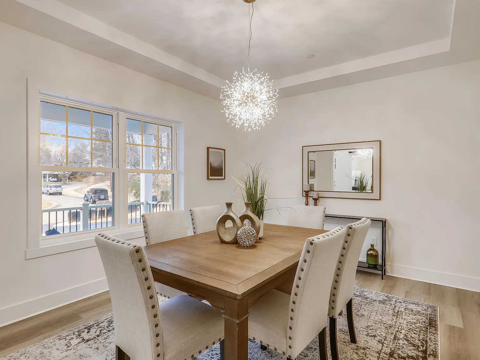 6 bed, 3599 sqft, $6,300 — Photo 4