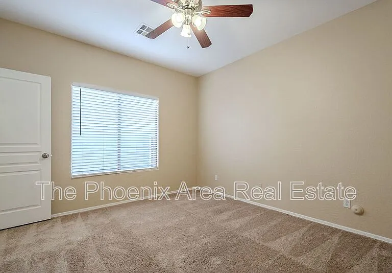 29189 N Shannon Dr — Photo 17