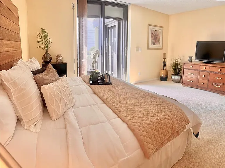 5950 Pelican Bay Plz S #505 — Photo 25