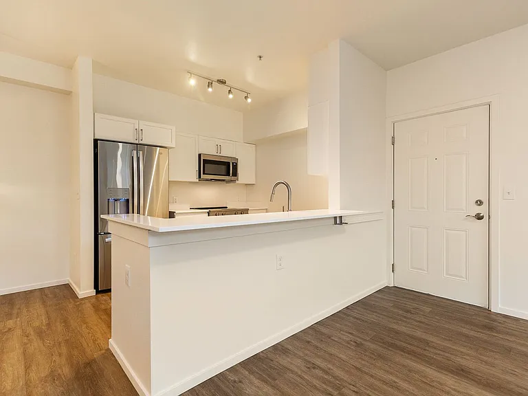 Creekside Apartments — Photo 45