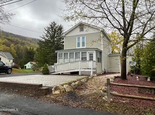 17 Newark St, Adams, MA 01220