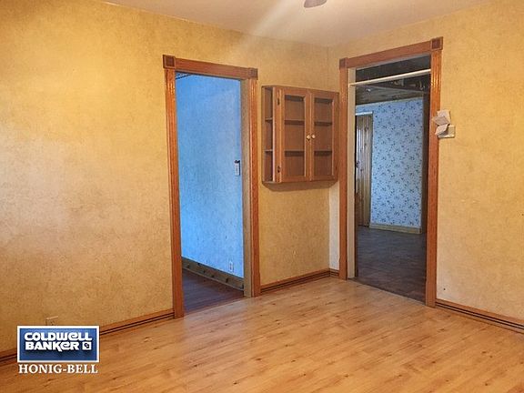 4th image of 1105 Shoreland Ct