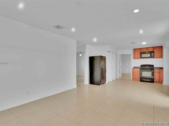 4th image of 320 NW 4th Ave #0