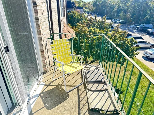 118 Oak Ln APT 10, Brockton, MA 02301