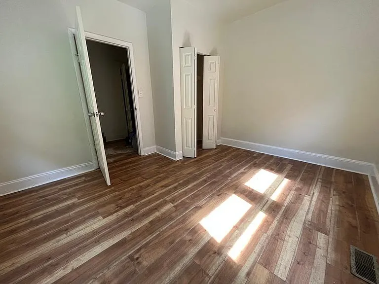 1620 V St SE #1 — Photo 3