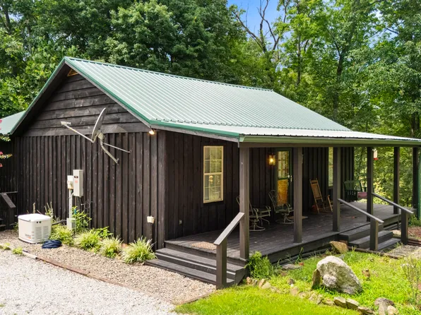 1435 Pilot Rd, Stanton, KY 40380