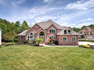37323 Cherrybank Dr, Solon, OH 44139