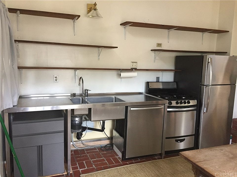 2nd image of 3586 Tacoma Ave