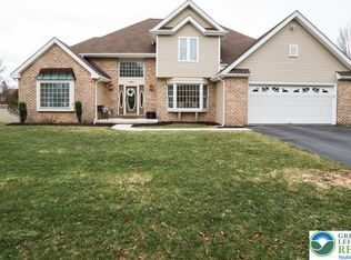 4994 Meadow Ln, Macungie, PA 18062