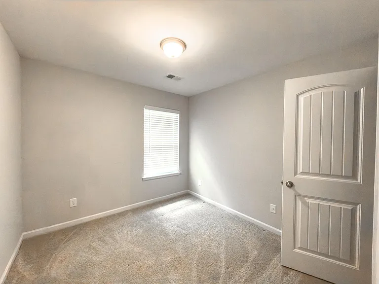 150 Buchanan Cir — Photo 14