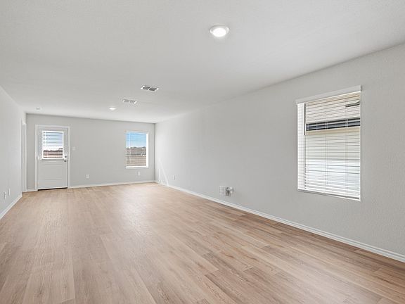 4th image of 4240 Woodhill Bend Dr