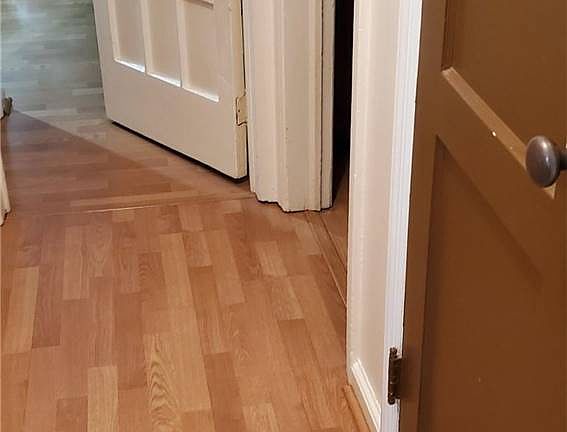 3rd image of 215 Franklin Ave