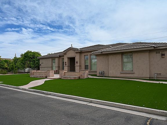 3rd image of 3331 E Indigo Cir
