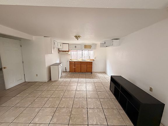 3rd image of 2316 1/2 Leota St