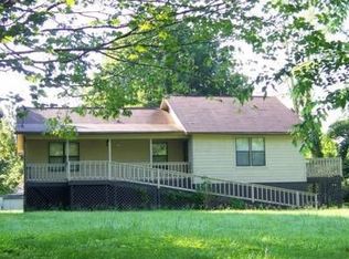 541 Circle Dr NW, Pigeon Forge, TN 37863