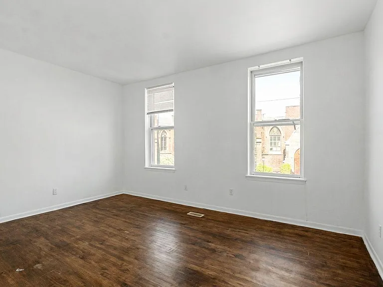 1806 W Diamond St — Photo 12