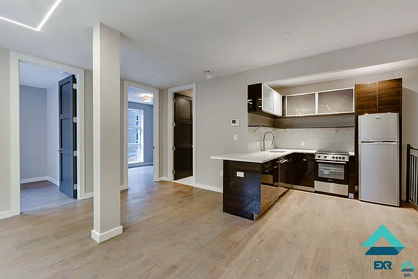 Rented by EXR | media 7