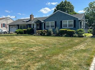 710 Harrell Ave, Woodbridge, NJ 07095