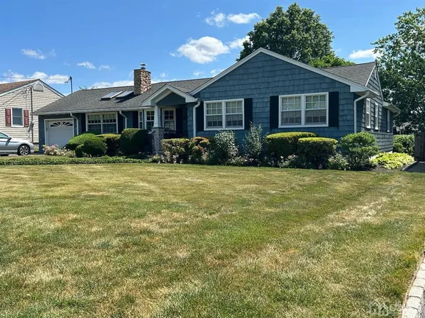 710 Harrell Ave, Woodbridge, NJ 07095