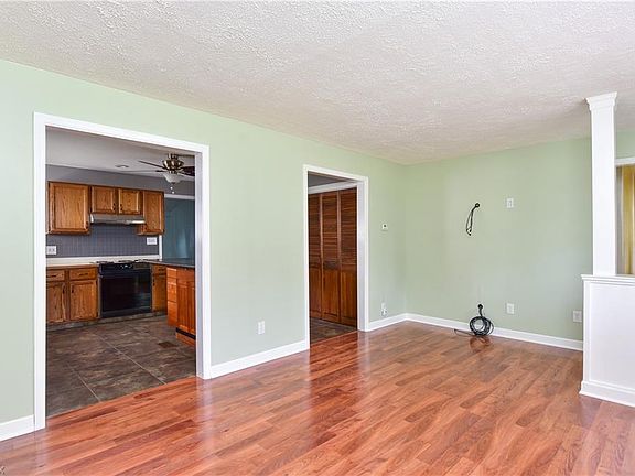 5th image of 224 N Edgehill Ave