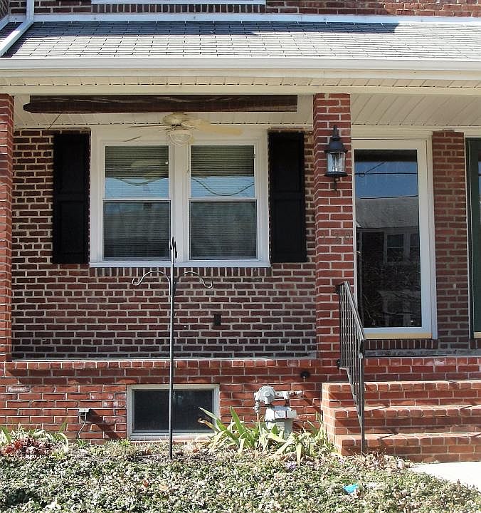 Front porch w/fan