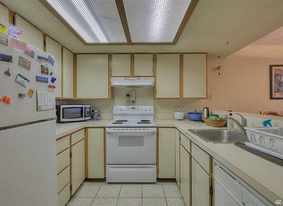5th image of 2835 60th Ln SE Unit B