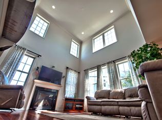 17 Chatsworth Rd, Manalapan, NJ 07726