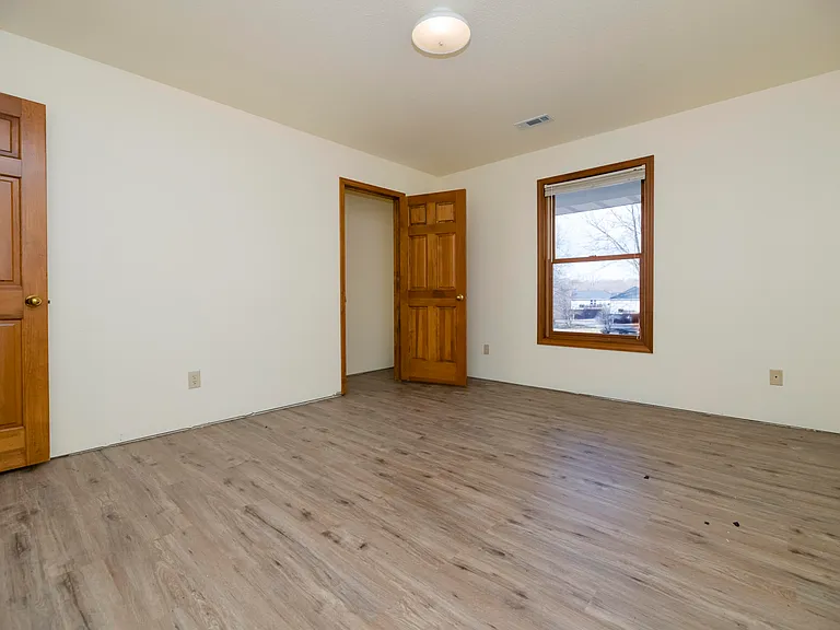7900 E Saint Charles Rd — Photo 12