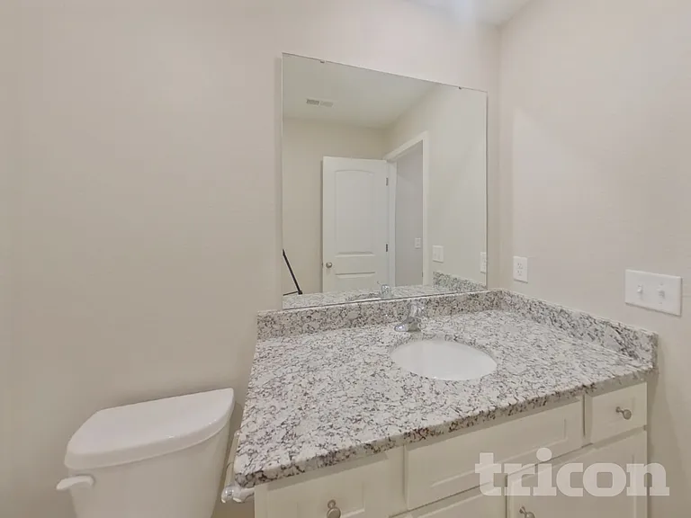 2170 Southlea Dr — Photo 16