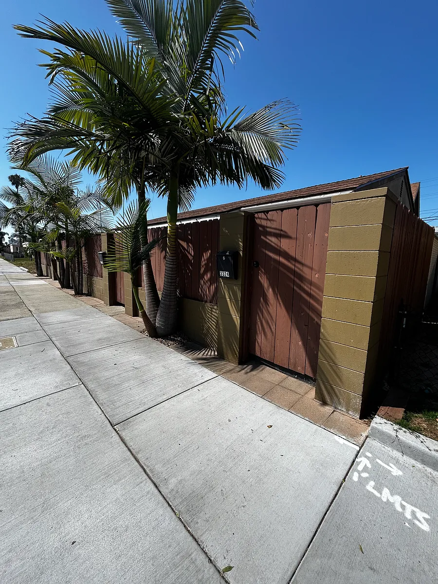 Building Photo - 3322 Clairemont Dr #B