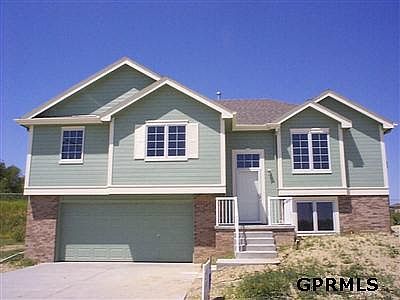 1st image of 21414 McClellan Cres
