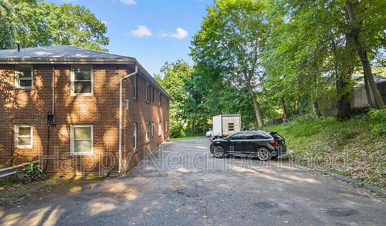 451 Divinity St #E — Photo 15