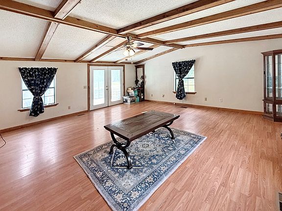 3rd image of 125 Ridgecrest Ln
