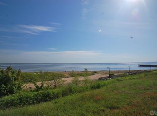 113 Shoreland Cir, Laurence Harbor, NJ